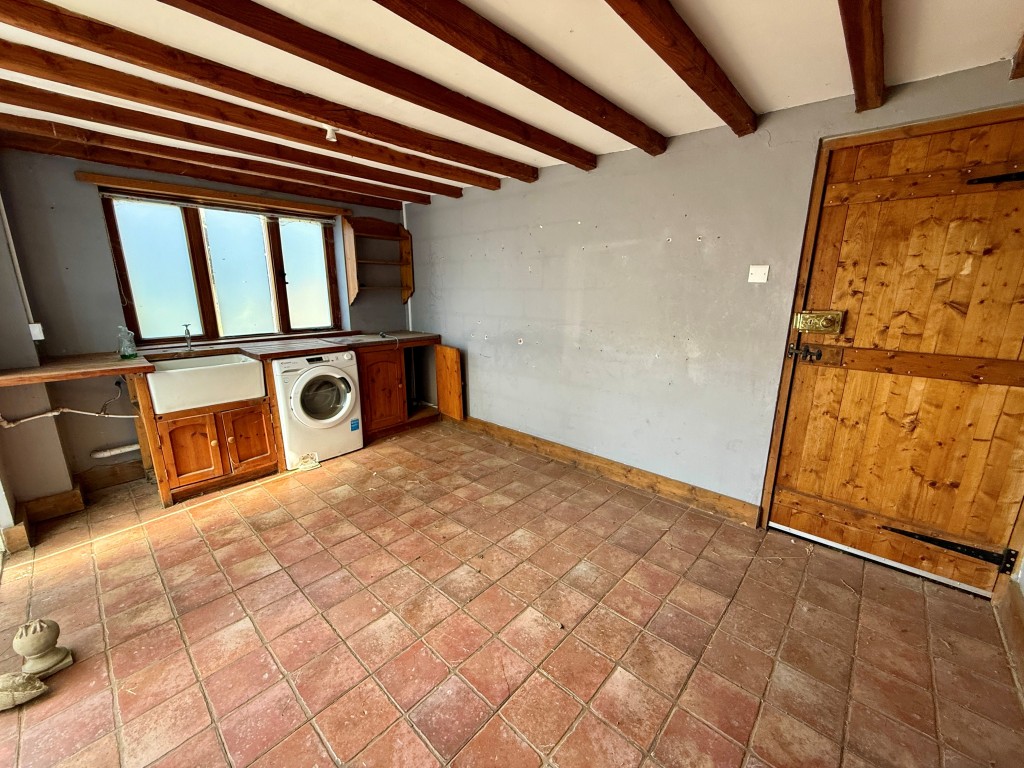 Lot: 80 - EQUESTRIAN FACILITY - INDOOR MANÈGE, STABLES, PADDOCKS AND ACCOMMODATION - Tea room